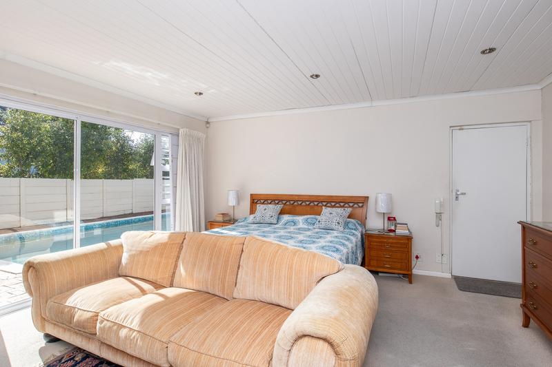 5 Bedroom Property for Sale in Constantia Western Cape